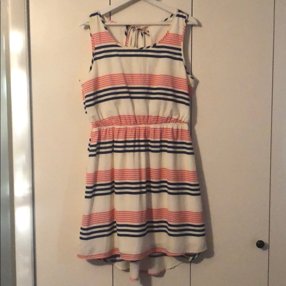 Open back sleeveless dress